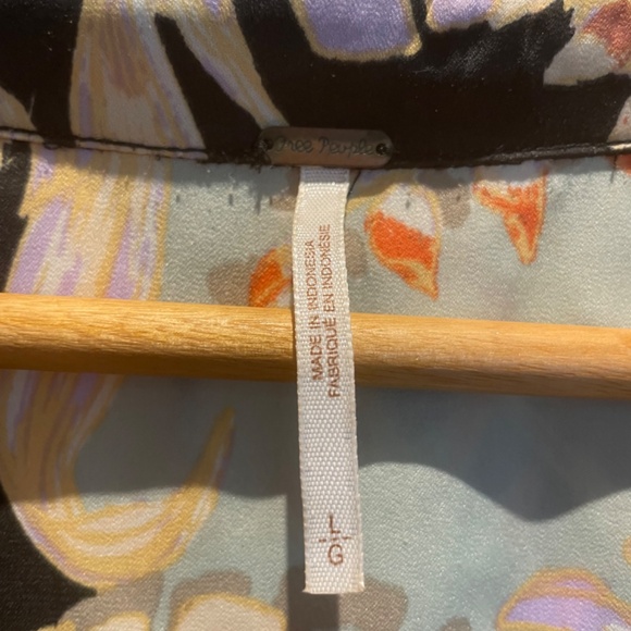 FREE PEOPLE | Printed Silky Blouse - Picture 4 of 6